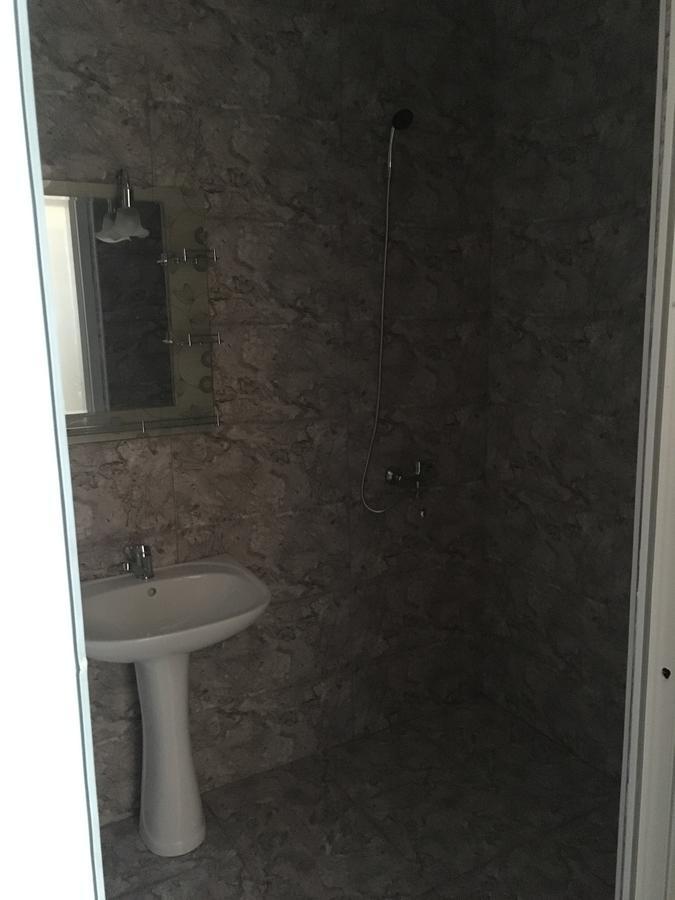 Khashuri Kmg Hotel מראה חיצוני תמונה