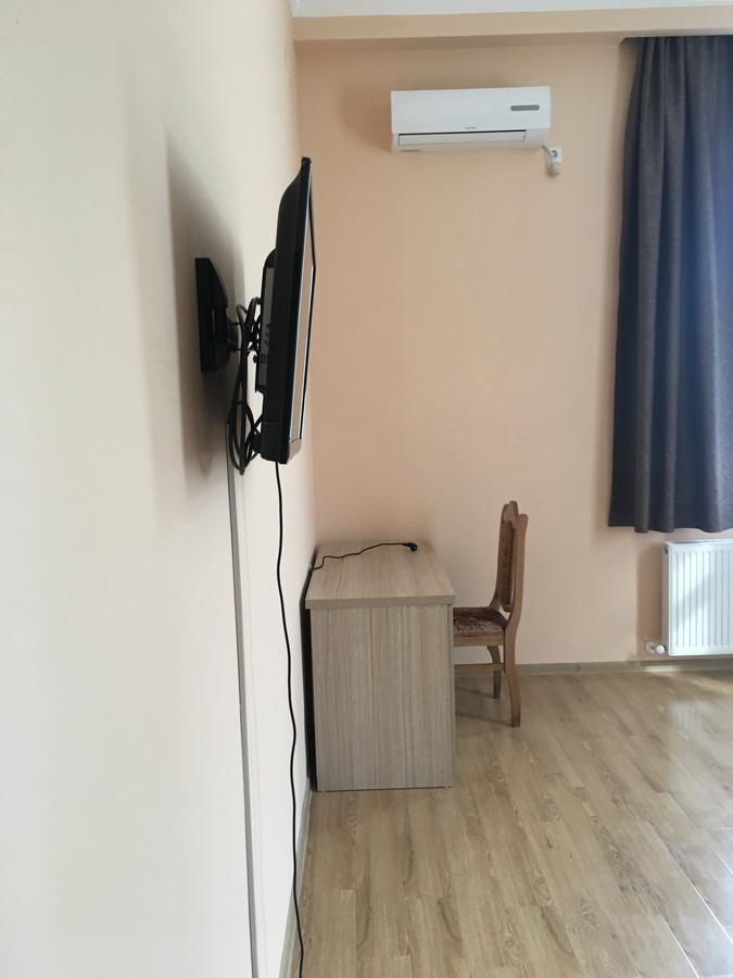 Khashuri Kmg Hotel מראה חיצוני תמונה