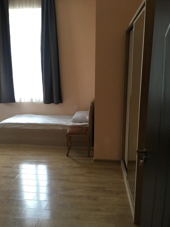 Khashuri Kmg Hotel מראה חיצוני תמונה