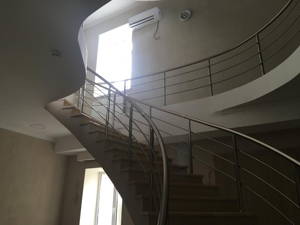 Khashuri Kmg Hotel מראה חיצוני תמונה