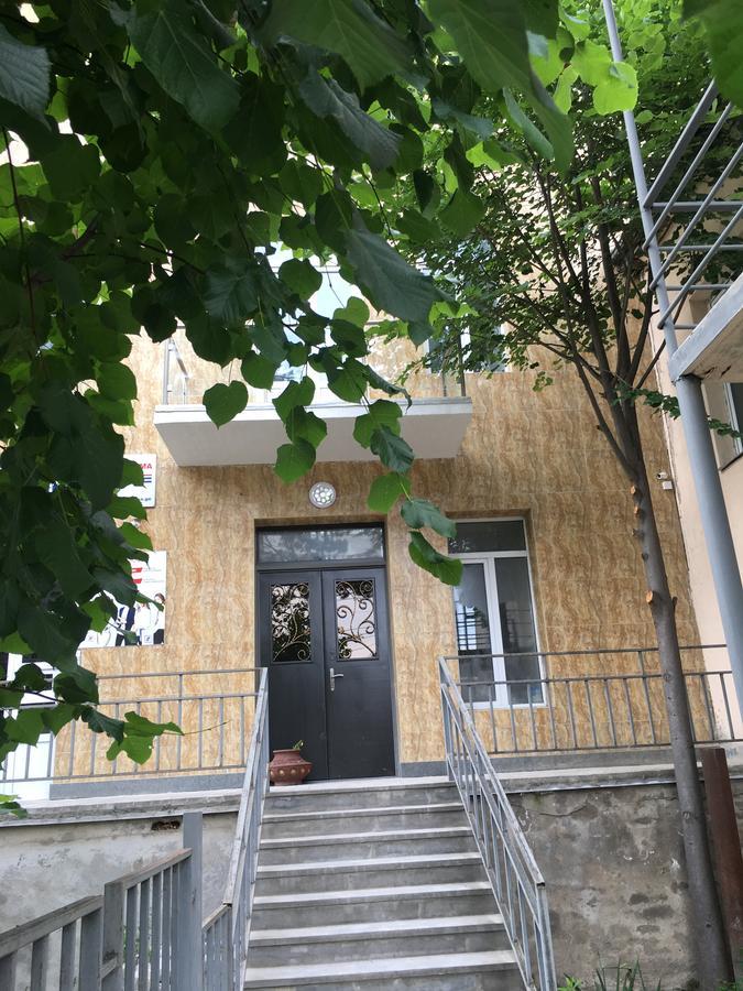 Khashuri Kmg Hotel מראה חיצוני תמונה
