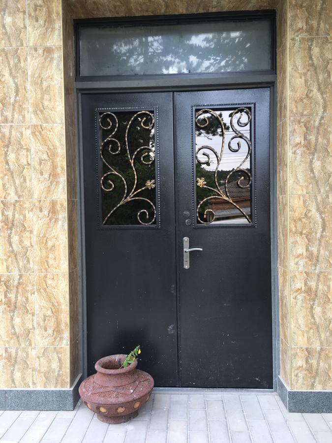 Khashuri Kmg Hotel מראה חיצוני תמונה