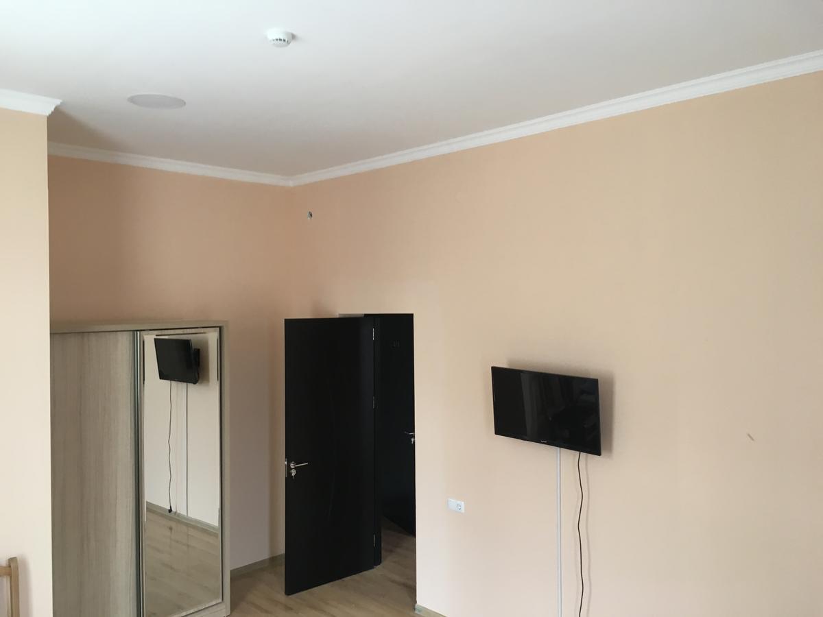 Khashuri Kmg Hotel מראה חיצוני תמונה