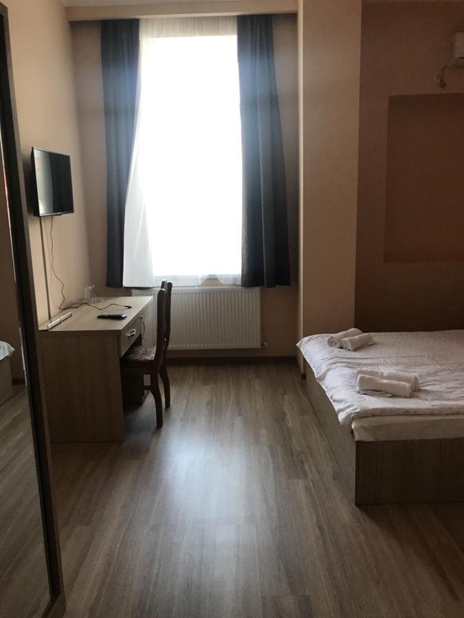 Khashuri Kmg Hotel מראה חיצוני תמונה