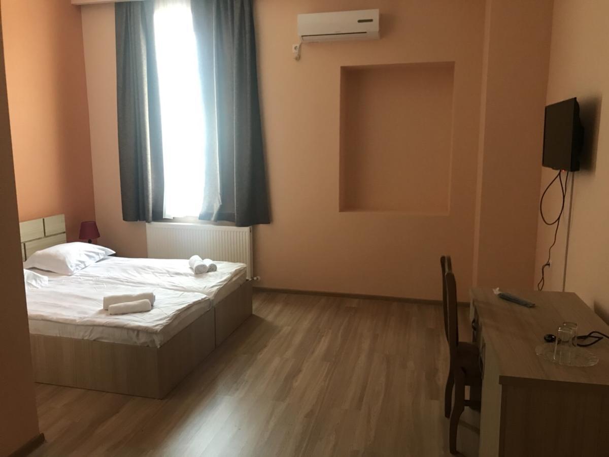 Khashuri Kmg Hotel מראה חיצוני תמונה