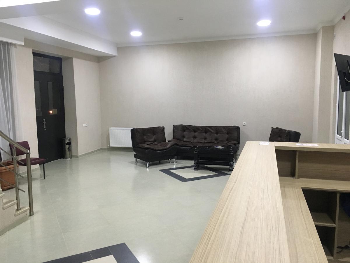 Khashuri Kmg Hotel מראה חיצוני תמונה