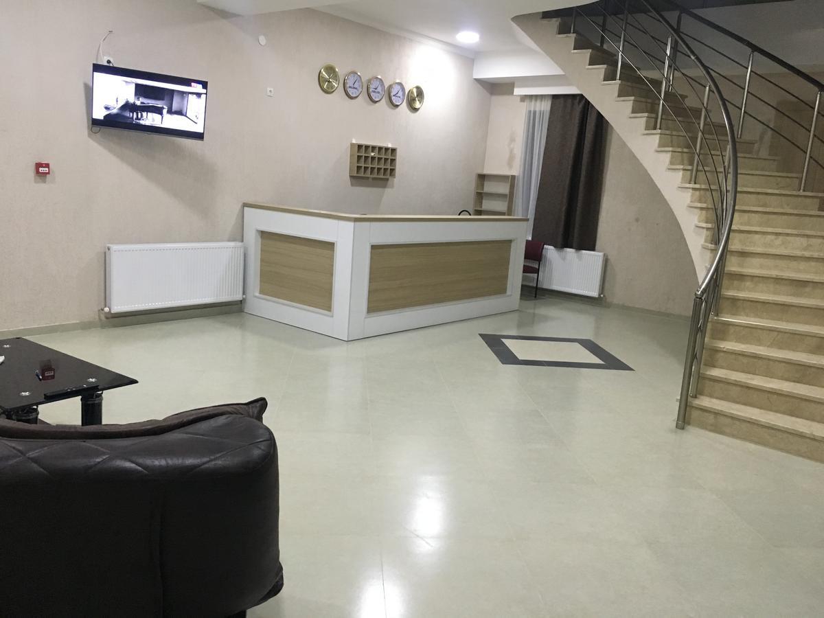 Khashuri Kmg Hotel מראה חיצוני תמונה