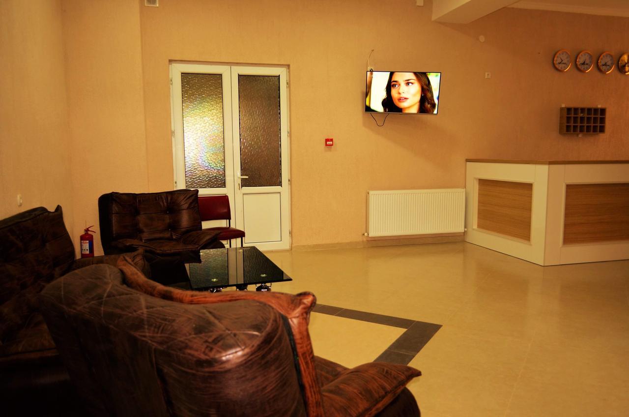 Khashuri Kmg Hotel מראה חיצוני תמונה